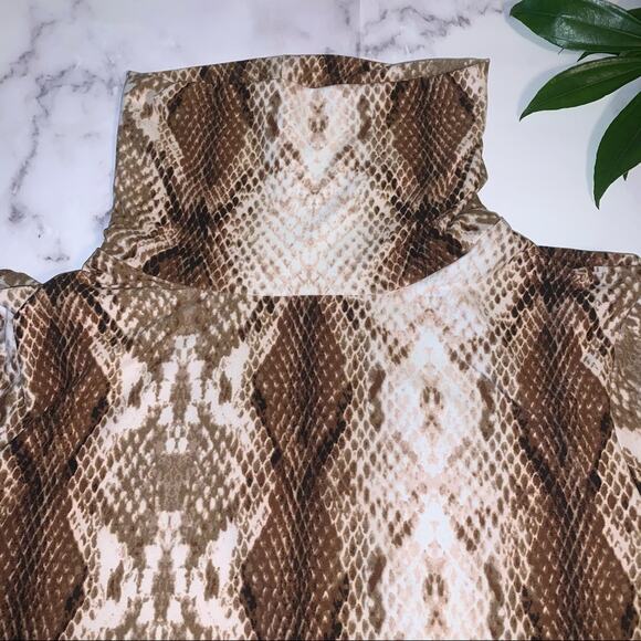Apt. 9 Women's Tan Snakeskin Animal Print Mock Turtle Neck Size: Small - Picture 4 of 8